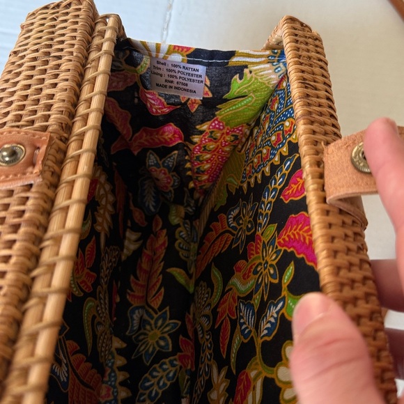 Ratan Whicker Floral Small Summer Purse - Picture 5 of 9